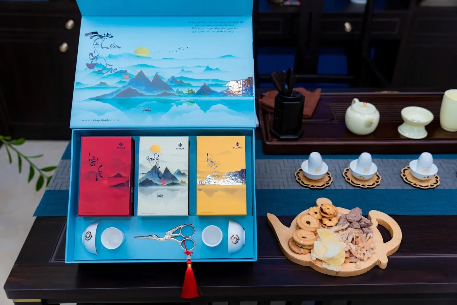 Set Ngọc Thiên Chi Trà và bộ chén sứ